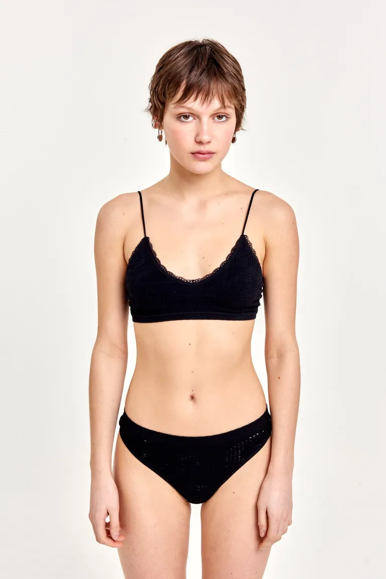 Ropa interior sin costuras, textura en relieve y cintura elástica para máximo confort de 47 Street en Ropa Interior y Medias para argentina