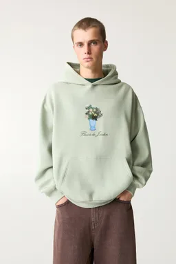 Sudadera capucha flores jardín de Pull&Bear en Buzos y Sweaters para argentina