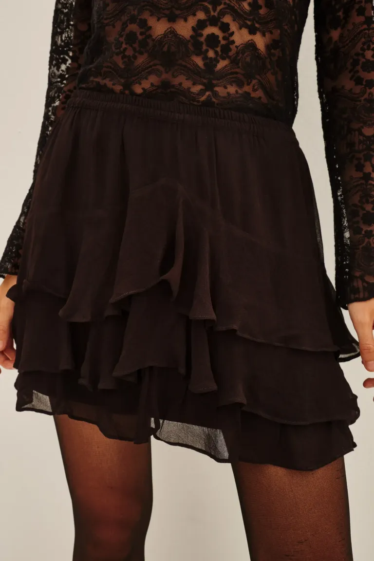 Falda corta con volados y diseño fluido de estilo urbano de Rapsodia en Faldas para argentina