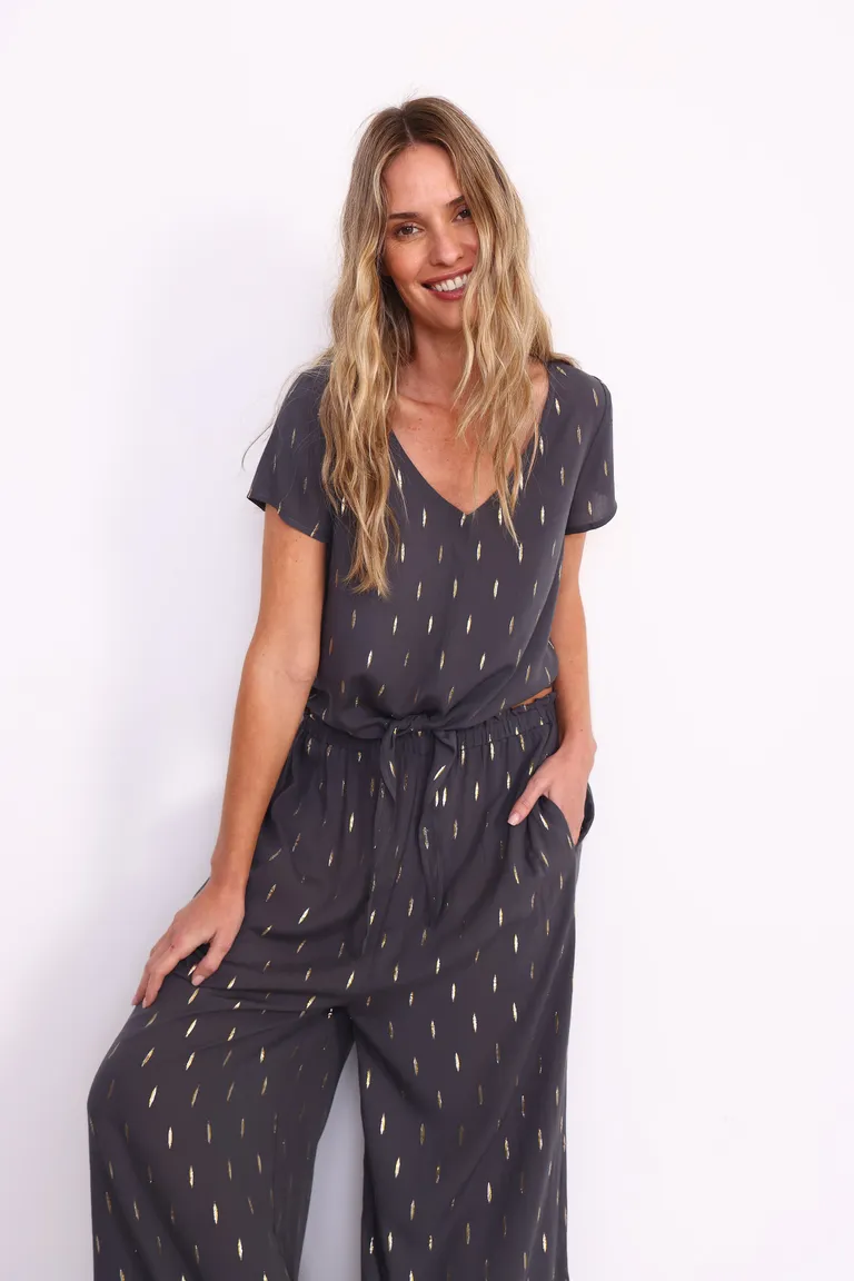 Blusa de viscosa con detalles de lurex dorado - Estilo elegante y versátil de Yagmour en Blusas para argentina