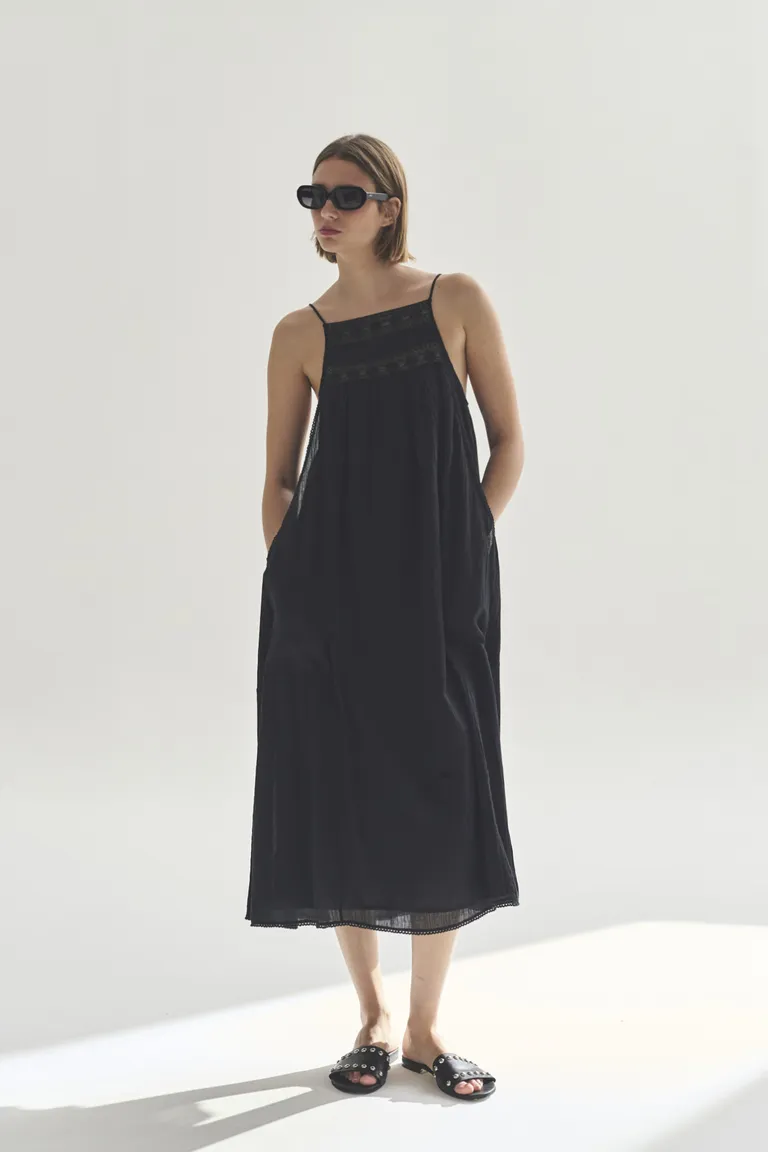 Vestido sin mangas de corte recto y diseño cómodo de Akiabara en Vestidos para argentina