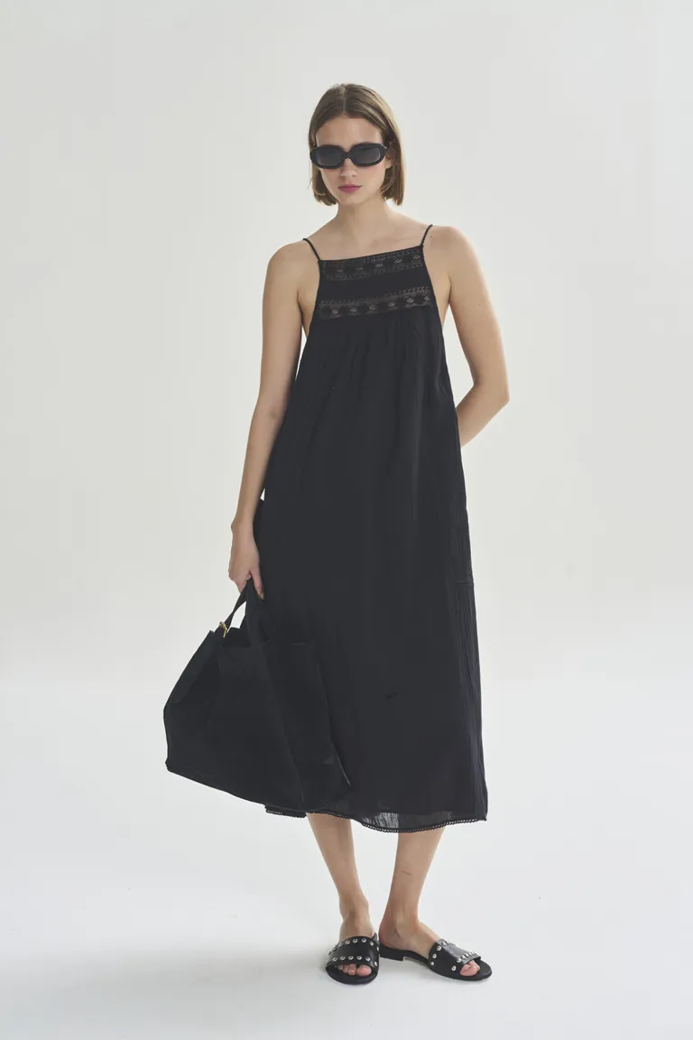 Vestido sin mangas de corte recto y diseño cómodo de Akiabara en Vestidos para argentina