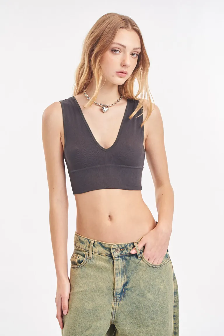 Top sin costuras con escote en forma de V y amplios tirantes para mujer de 47 Street en Tops para argentina