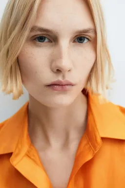 Camisa con botones ocultos de Mango en Camisas para argentina