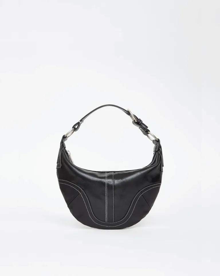 Cartera combinada de cuero brilloso y opaco con cierre metálico y detalles en contraste de Ay Not Dead en Bolsos y Carteras para argentina