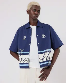 Camisa boxy brooklyn estilo retro de Sumwon en Camisas para argentina