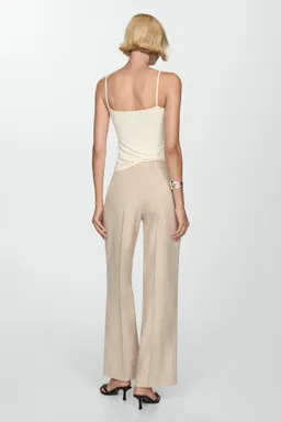 Pantalón recto con pinzas de Mango en Pantalones para argentina