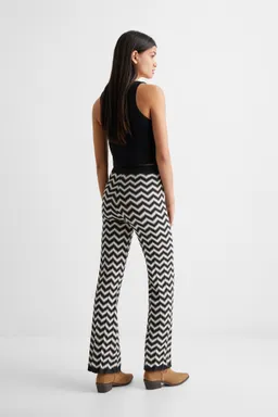 Pantalón estampado de Mango Teen en Pantalones para argentina