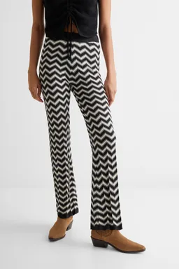Pantalón estampado de Mango Teen en Pantalones para argentina