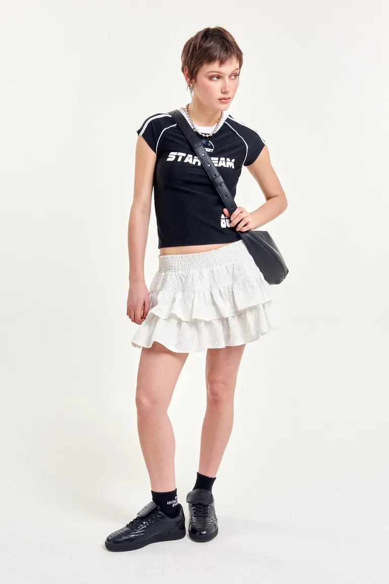 Falda corta con doble volado, perfecta para un look fresco y femenino de 47 Street en Faldas para argentina