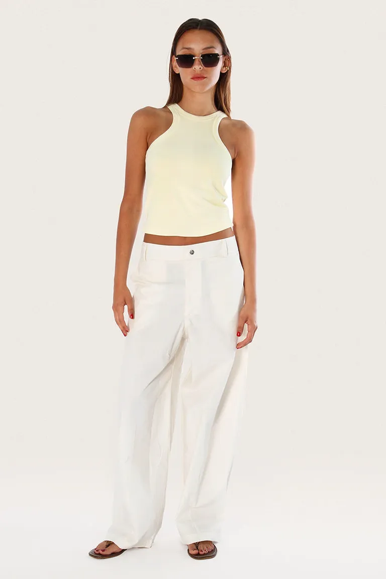 Pantalón plur de cintura sastrera y bolsillos cargo en tela liviana y largo modular de Sofia Sarkany en Pantalones para argentina