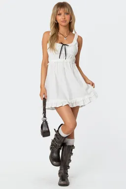 Mini vestido con volantes ojales de Edikted en Vestidos para argentina