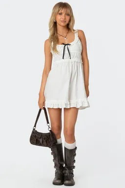 Mini vestido con volantes ojales de Edikted en Vestidos para argentina