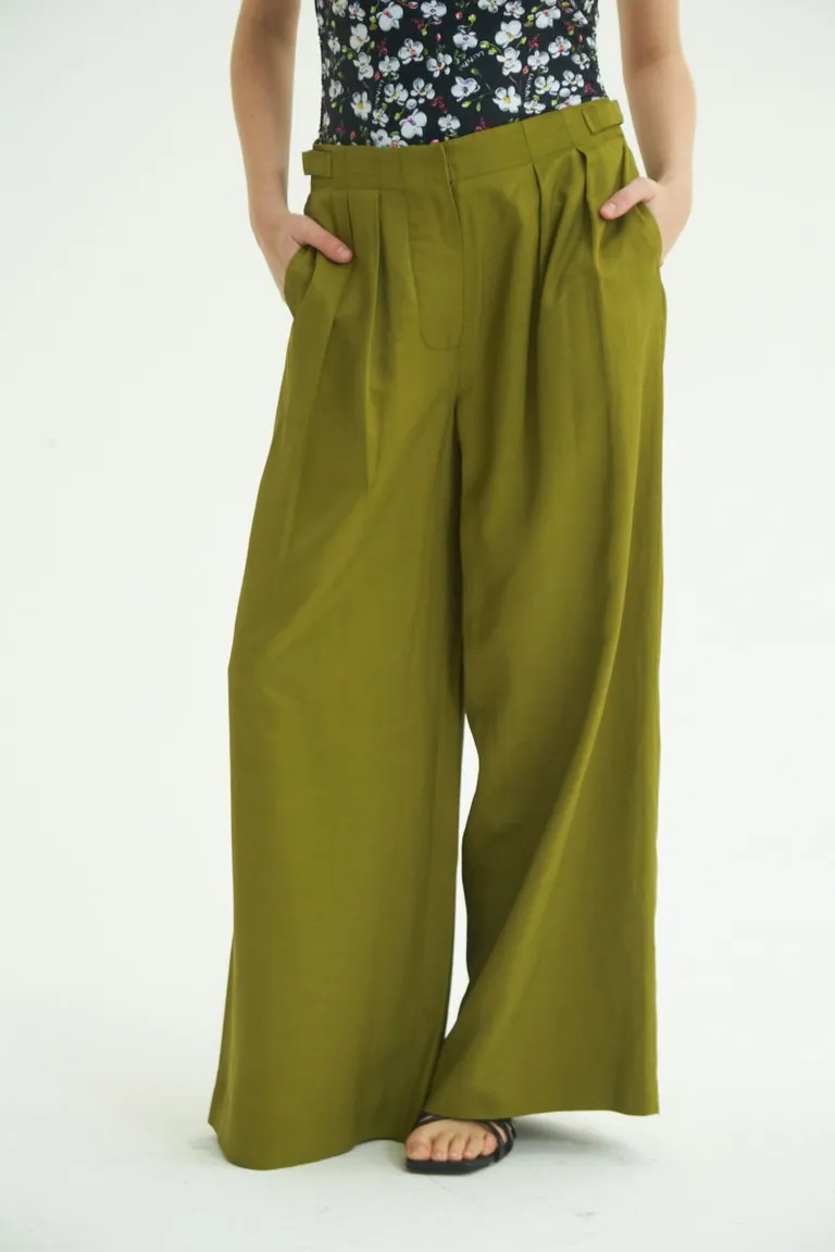 Pantalón ancho y elegante en tonos verdosos de Las Pepas en Pantalones para argentina