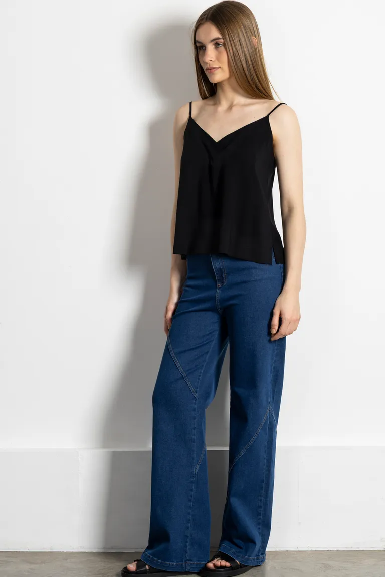 Blusa musculosa de lino con escote en V y breteles regulables de Kill en Blusas para argentina