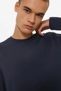 Remera básica manga larga de Lefties en Remeras y Polos para argentina