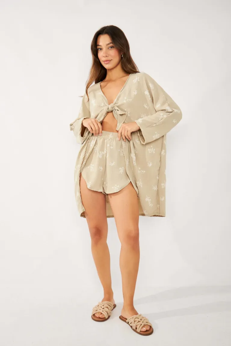 Kimono rosa bordado de estilo amplio y elegante de Belle en Kimonos para argentina