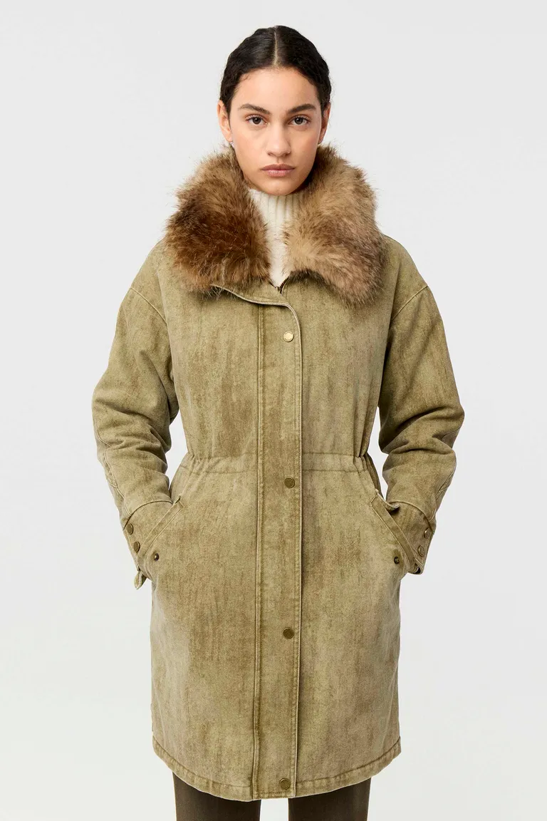 Parka larga con capucha, cierre frontal y diseño de silueta relajada con terminaciones metálicas de Markova en Chaquetas para argentina