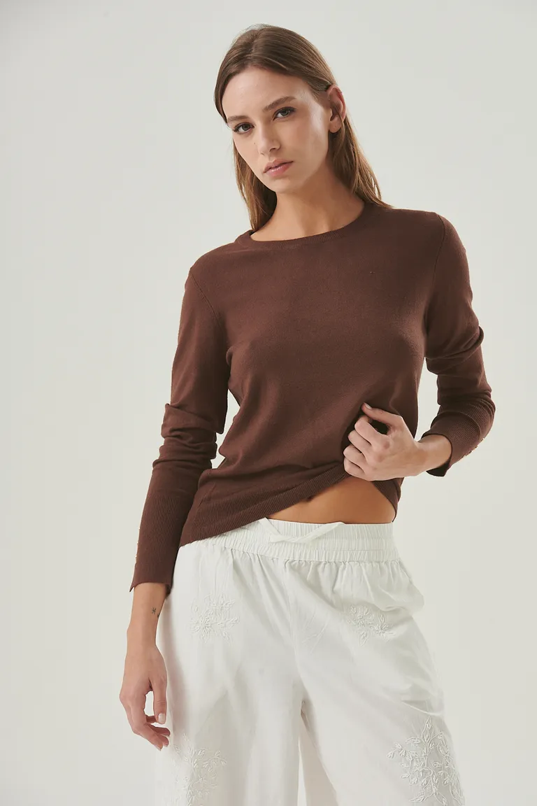 Suéter de punto con detalles acanalados en un tono marrón cálido de Sweet en Buzos y Sweaters para argentina