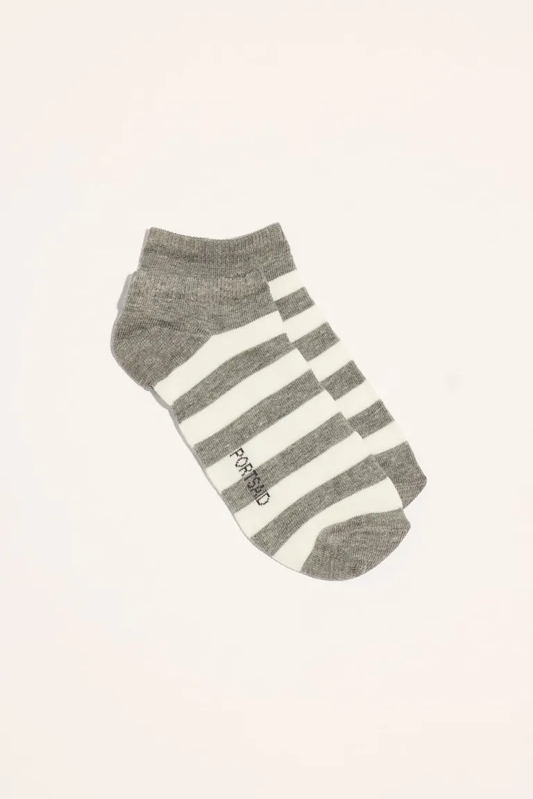 Medias invisibles grises con diseño de rayas sutiles para mujer de Portsaid en Ropa Interior y Medias para argentina