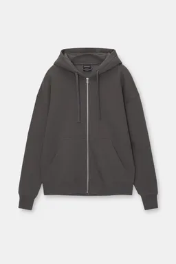 Sudadera capucha básica cremallera de Pull&Bear en Buzos y Sweaters para argentina