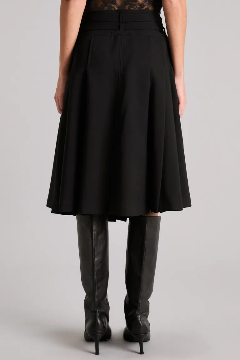 Falda midi negra con tablas y cinturones forrados - Colección Last Romantics de Kosiuko en Faldas para argentina