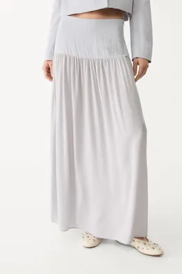 Falda midi fluida combinada de Stradivarius en Faldas para argentina