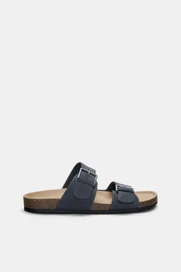 Sandalias planas con hebilla de Pull&Bear en Sandalias y Ojotas para argentina