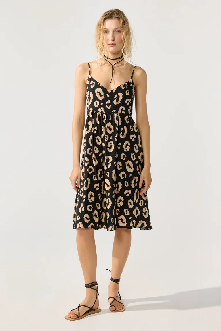 Vestido corto estampado con recorte y frunces en escote en V de Cuesta Blanca en Vestidos para argentina