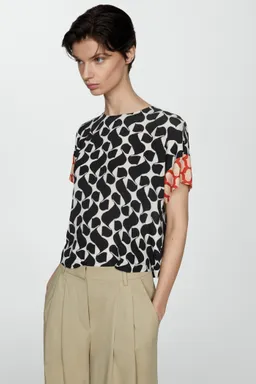Blusa estampada con detalles de Mango en Blusas para argentina