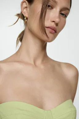 Top crop palabra honor de Mango en Tops para argentina