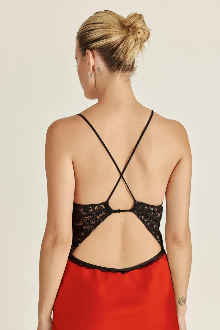 Vestido de fiesta rojo con detalles de encaje y lentejuelas - Prenda icónica para la temporada de Tucci en Vestidos para argentina