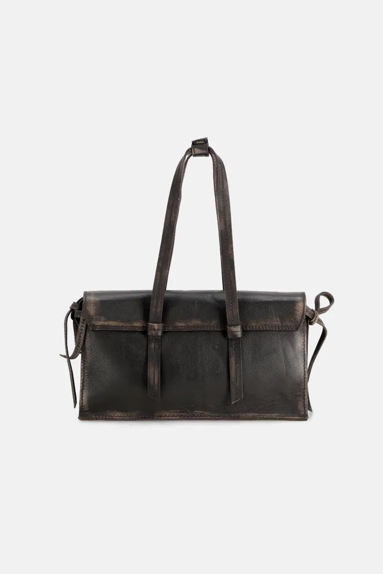 Cartera cargo de cuero negro con tres bolsillos y correa ajustable de Justaosadia en Bolsos y Carteras para argentina