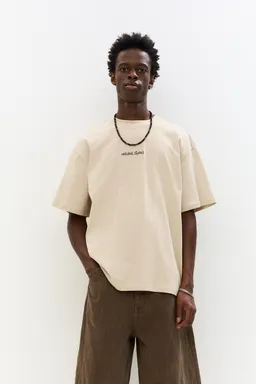 Remera silueta mujer de Pull&Bear en Remeras y Polos para argentina