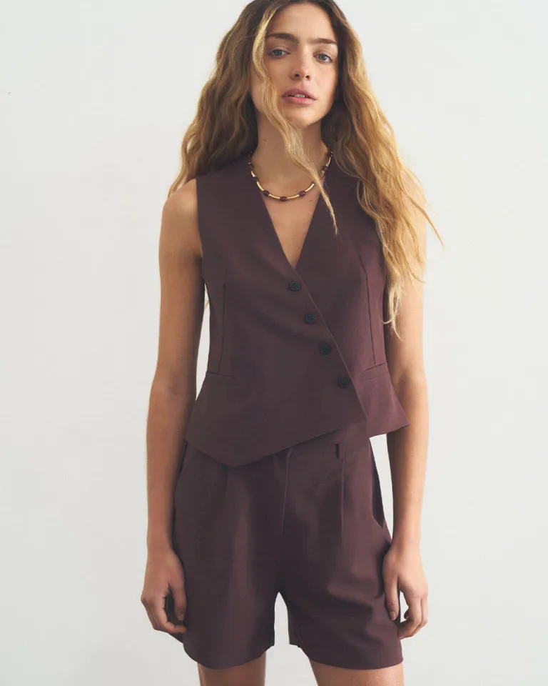 Chaleco asimétrico marrón con pinzas y botones laterales de Sky en Chalecos para argentina