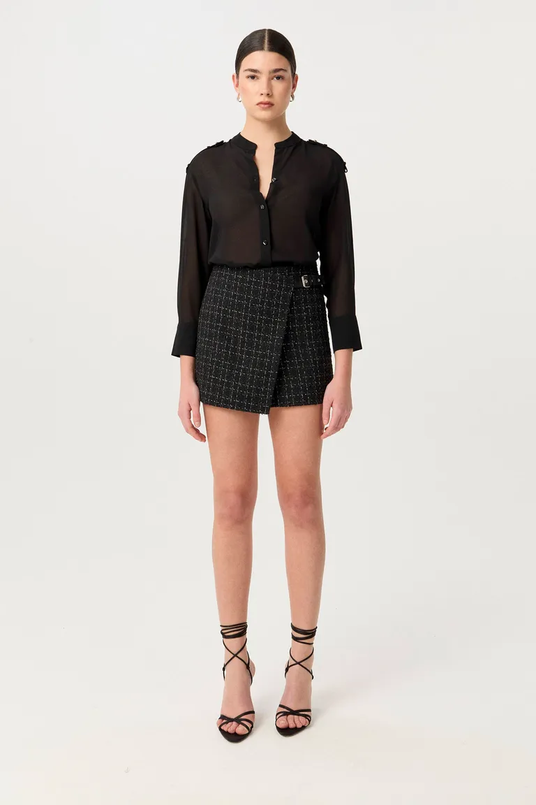 Pollera-pantalón de tweed con diseño híbrido de minifalda y short de Markova en Shorts para argentina