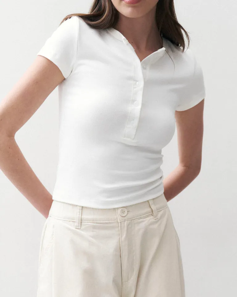 Top de botones en corte ajustado y escote en V para mujer de Sky en Tops para argentina