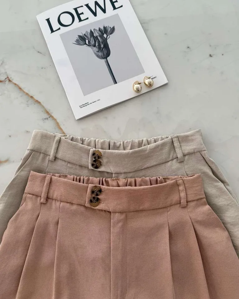 Pantalón sastrero de línea amplia con dos botones y bolsillos de Hesed en Pantalones para argentina