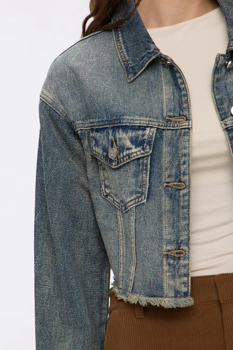 Campera corta de denim con detalle de rombos y botones frontales de Cuesta Blanca en Chaquetas para argentina