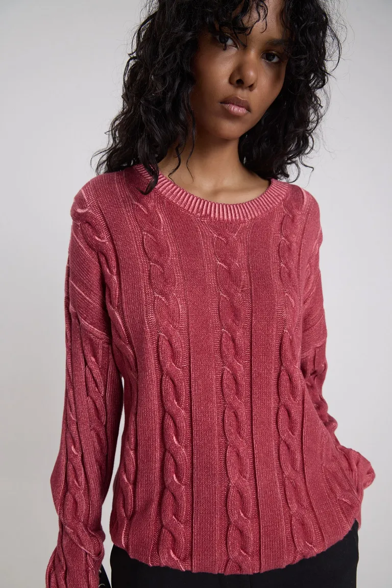 Sweater tejido de punto con cuello redondo y diseño texturizado de calce holgado de Maria Cher en Buzos y Sweaters para argentina