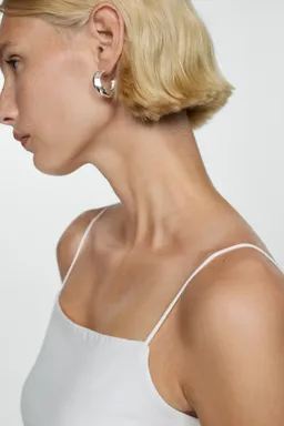 Top tirantes cuello recto de Mango en Tops para argentina