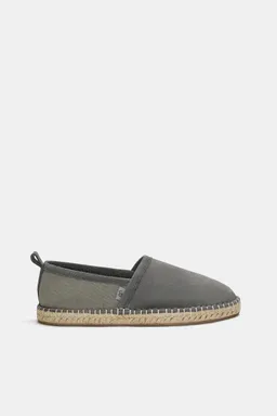 Alpargatas combinadas de Pull&Bear en Mocasines y Náuticos para argentina