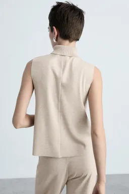 Top punto cuello alto de Mango en Tops para argentina