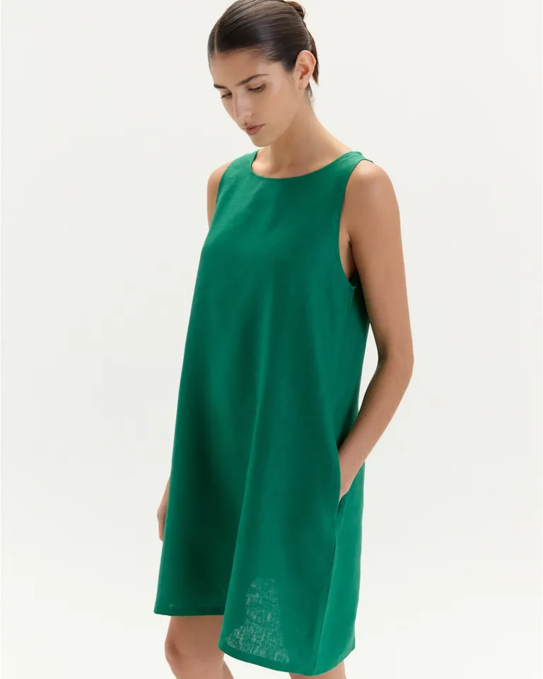 Vestido corto de lino verde sin mangas con bolsillos laterales de Blue Sheep en Vestidos para argentina