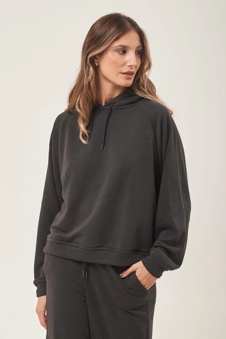 Buzo amplio con capucha doble y recortes en la espalda, confeccionado en tela rústica lavada de Belle en Buzos y Sweaters para argentina