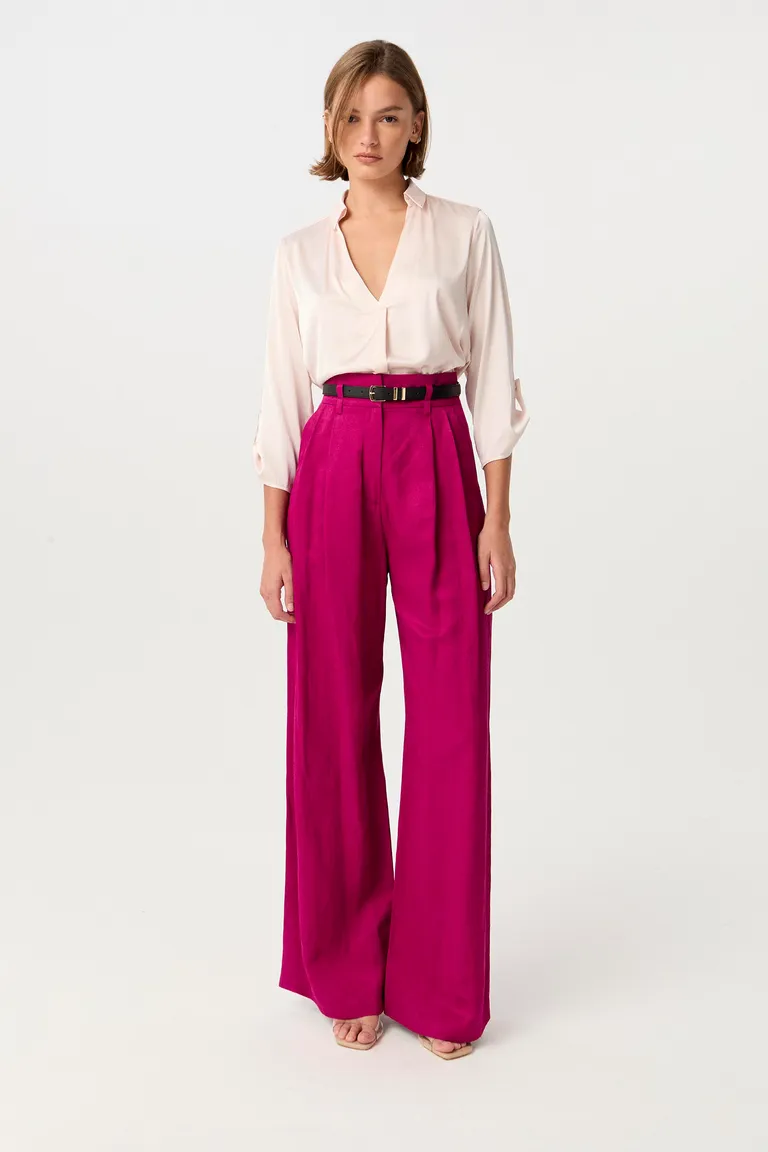 Blusa de seda de corte relajado con cuello camisero y escote en V de Markova en Blusas para argentina