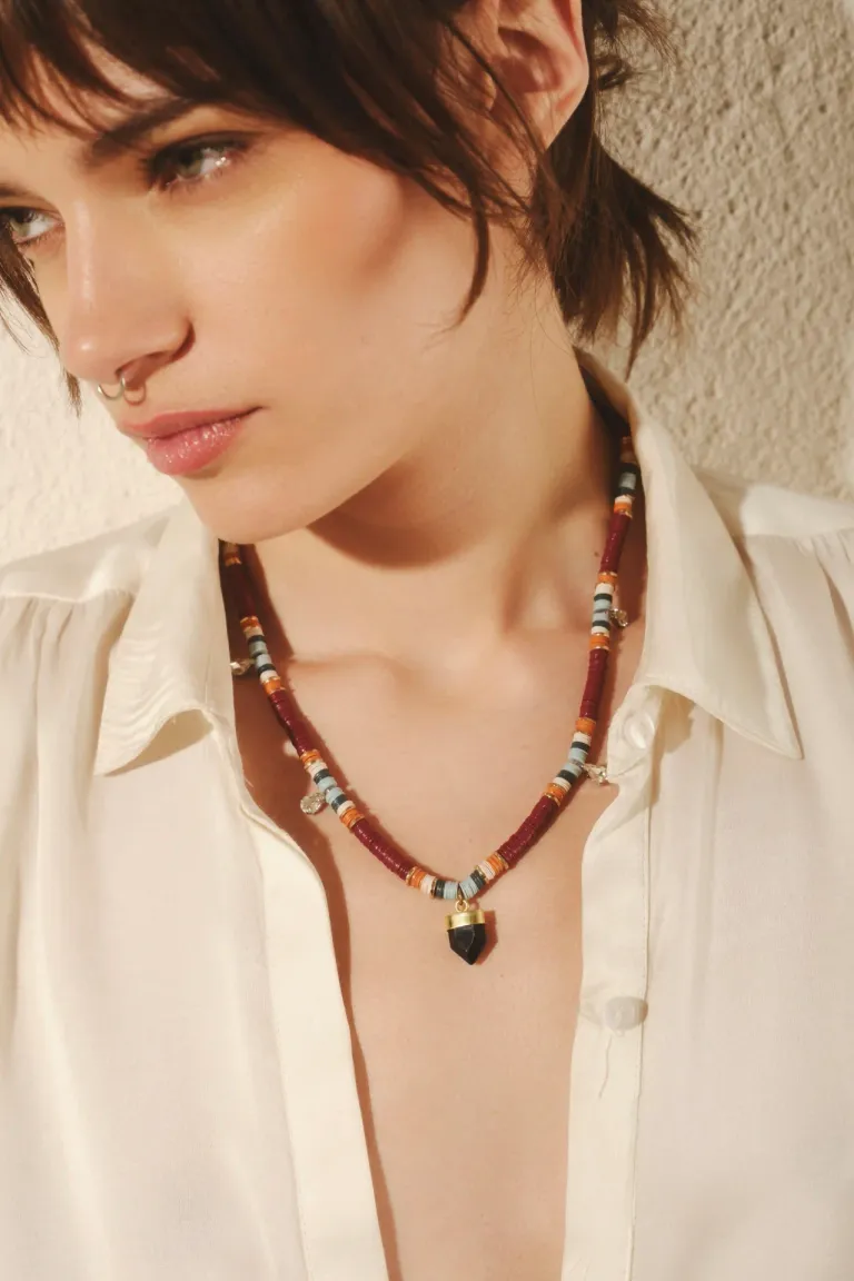 Collar artesanal con cuentas planas, dije en forma de gota y cadena extensible de Rapsodia en Bijouterie para argentina