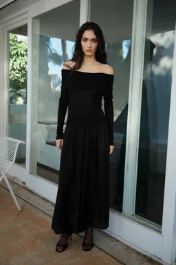 Vestido hombros descubiertos combinado de Mango en Vestidos para argentina