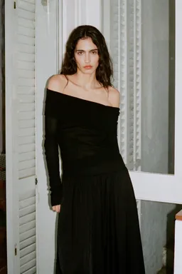 Vestido hombros descubiertos combinado de Mango en Vestidos para argentina