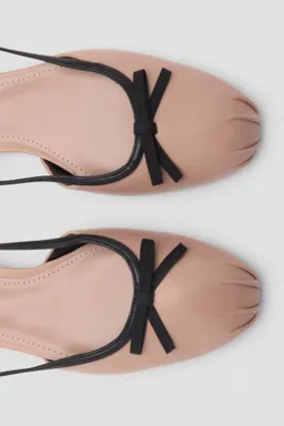 Bailarina tira lazo decorativo de Mango en Ballerinas para argentina